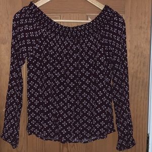 Super cute maroon off the shoulder top💜🌸